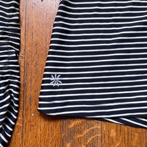 Athleta Gardenia Grove Rash guard Long Sleeve Striped Top Size Small EUC - Picture 4 of 11